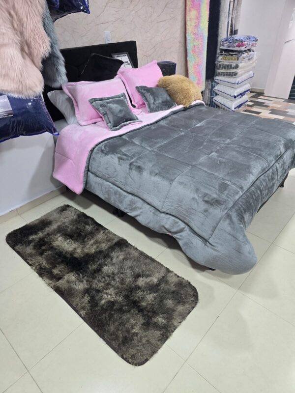 Tapete pie de cama peluche - Image 7