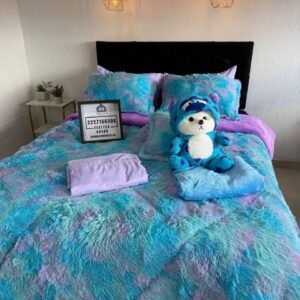 Combo edredon peluche sullivan con sábanas y muñeco con manta